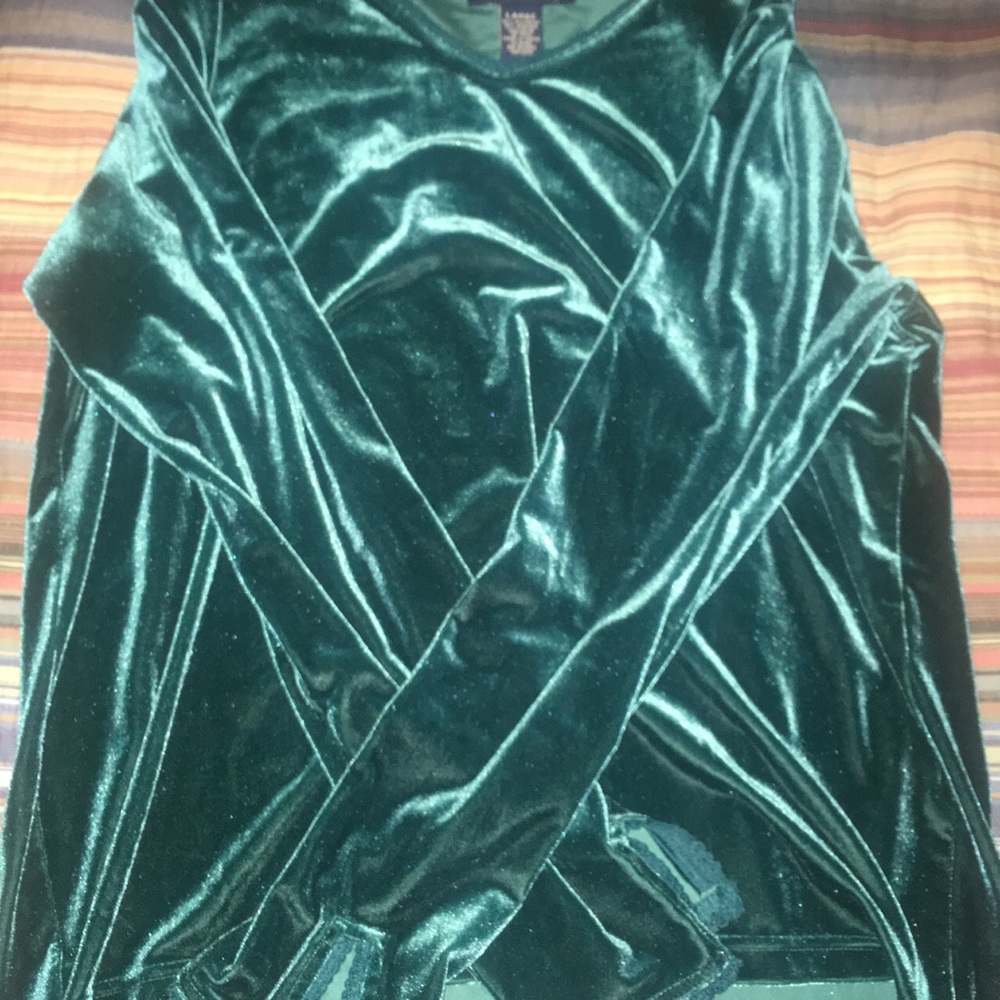 Green long sleeve shirt